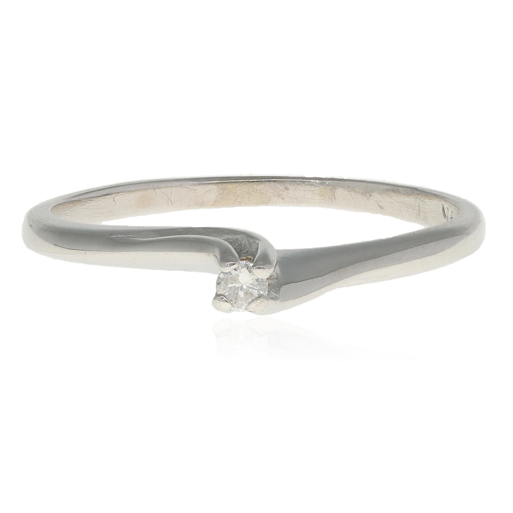 Vintage Petite Diamond Solitaire Ring