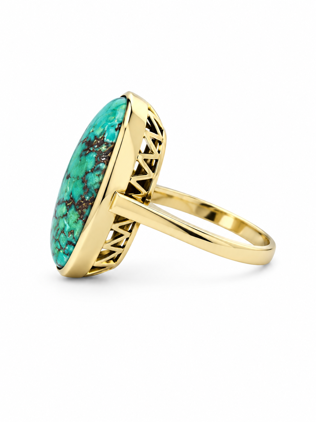 14K Yellow Gold Kingman Turquoise Oval Statement Ring
