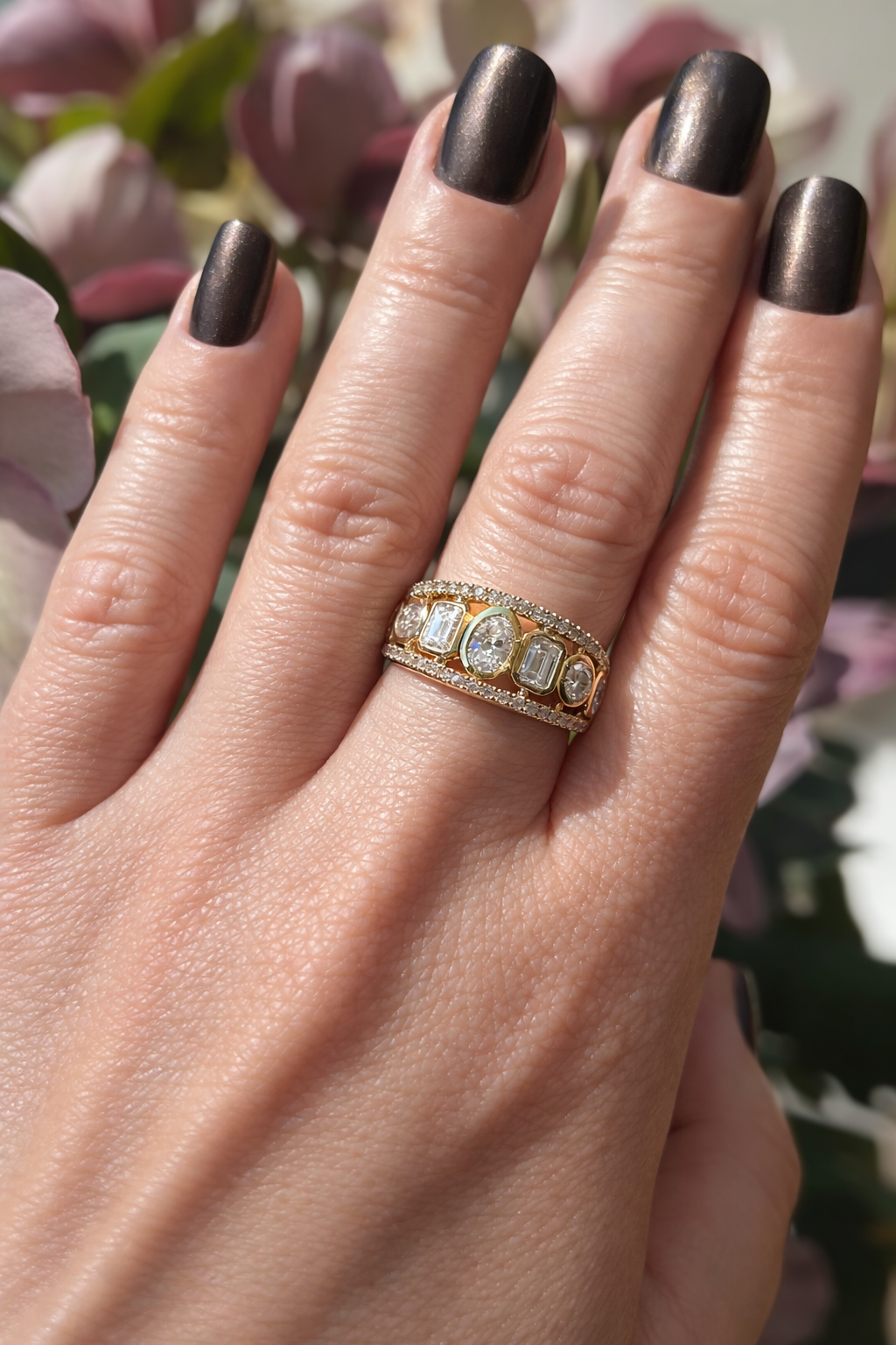 Mixed Cut Diamond Gold Band